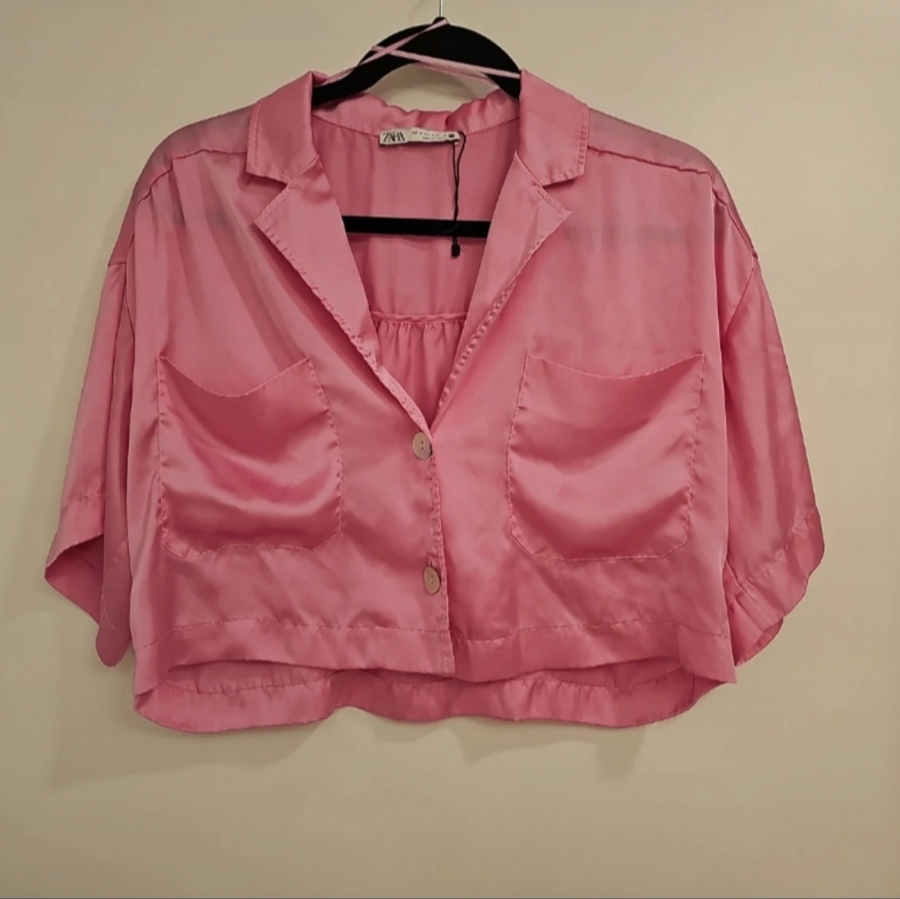 Pink cropped button up shirt